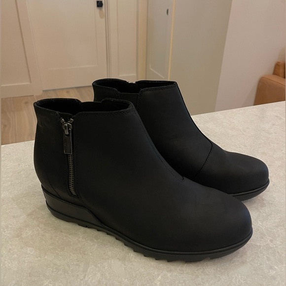 SOREL Evie II Zip Waterproof Ankle Boot (Women) In Black Size 11 - Picture 6 of 13